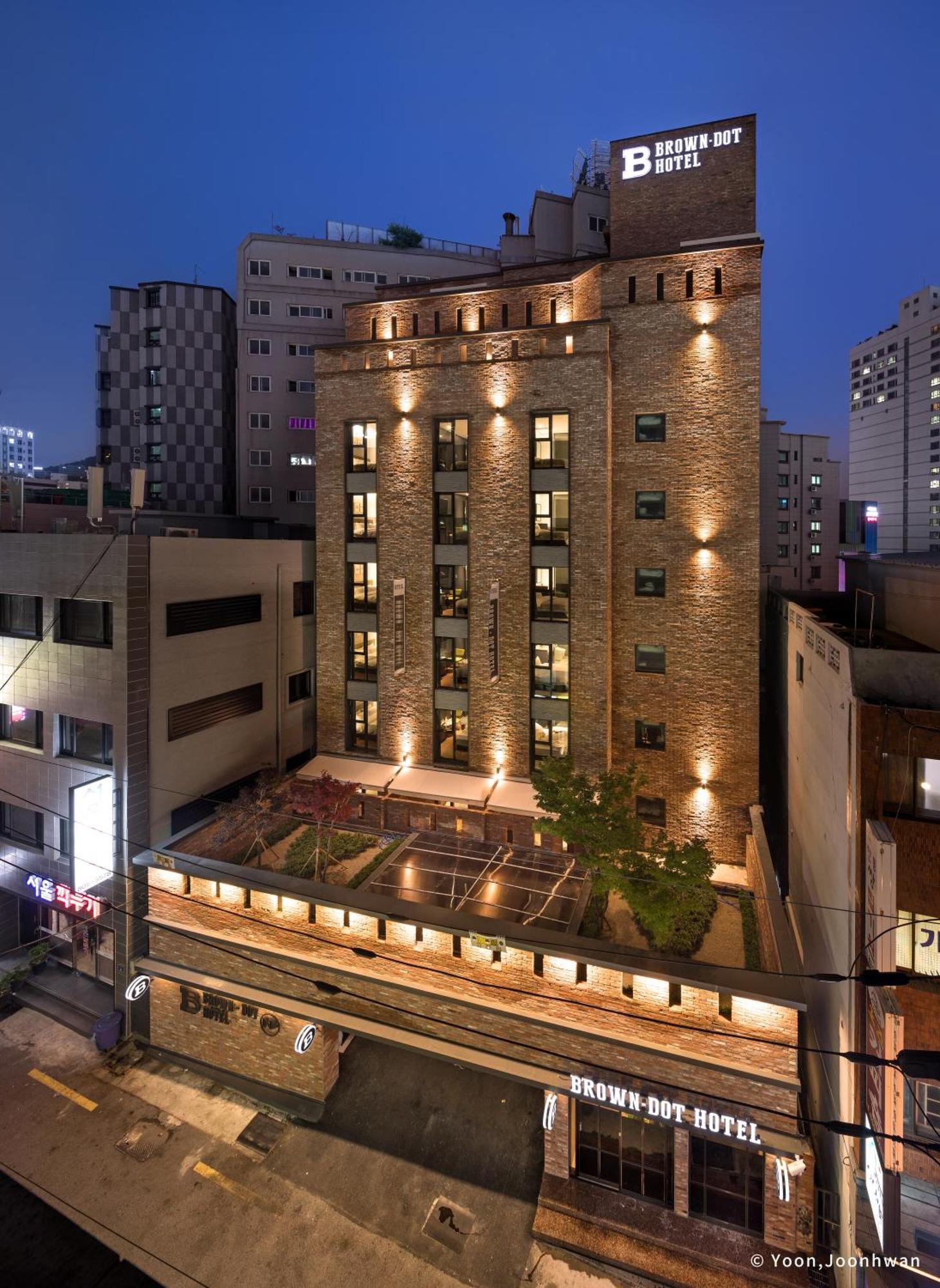 Brown Dot Hotel Seomyeon Пусан Екстериор снимка