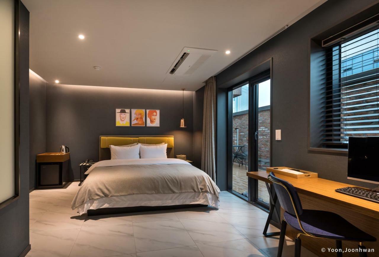 Brown Dot Hotel Seomyeon Пусан Екстериор снимка