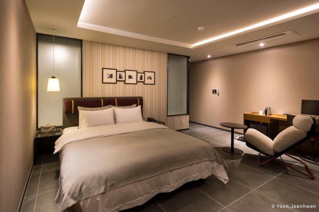 Brown Dot Hotel Seomyeon Пусан Екстериор снимка