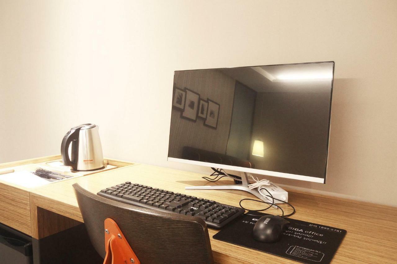 Brown Dot Hotel Seomyeon Пусан Екстериор снимка