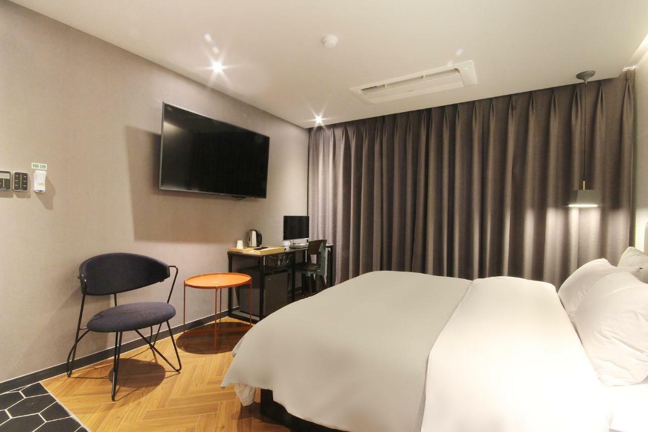 Brown Dot Hotel Seomyeon Пусан Екстериор снимка