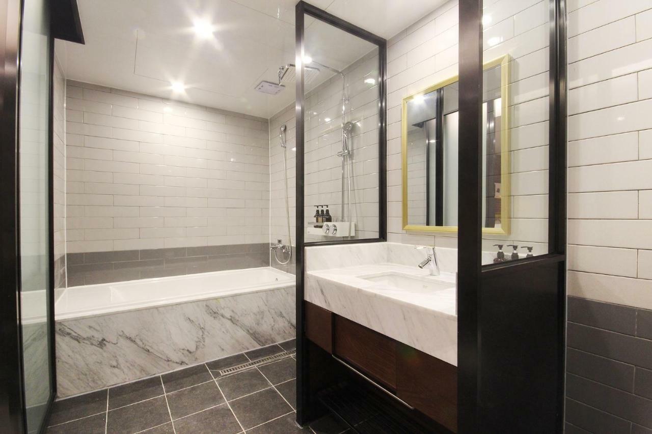 Brown Dot Hotel Seomyeon Пусан Екстериор снимка