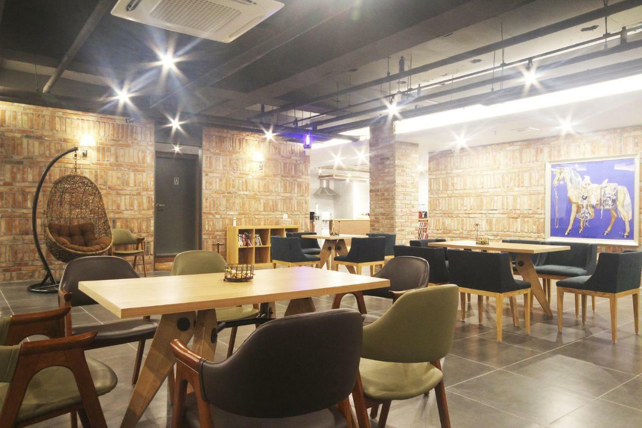 Brown Dot Hotel Seomyeon Пусан Екстериор снимка