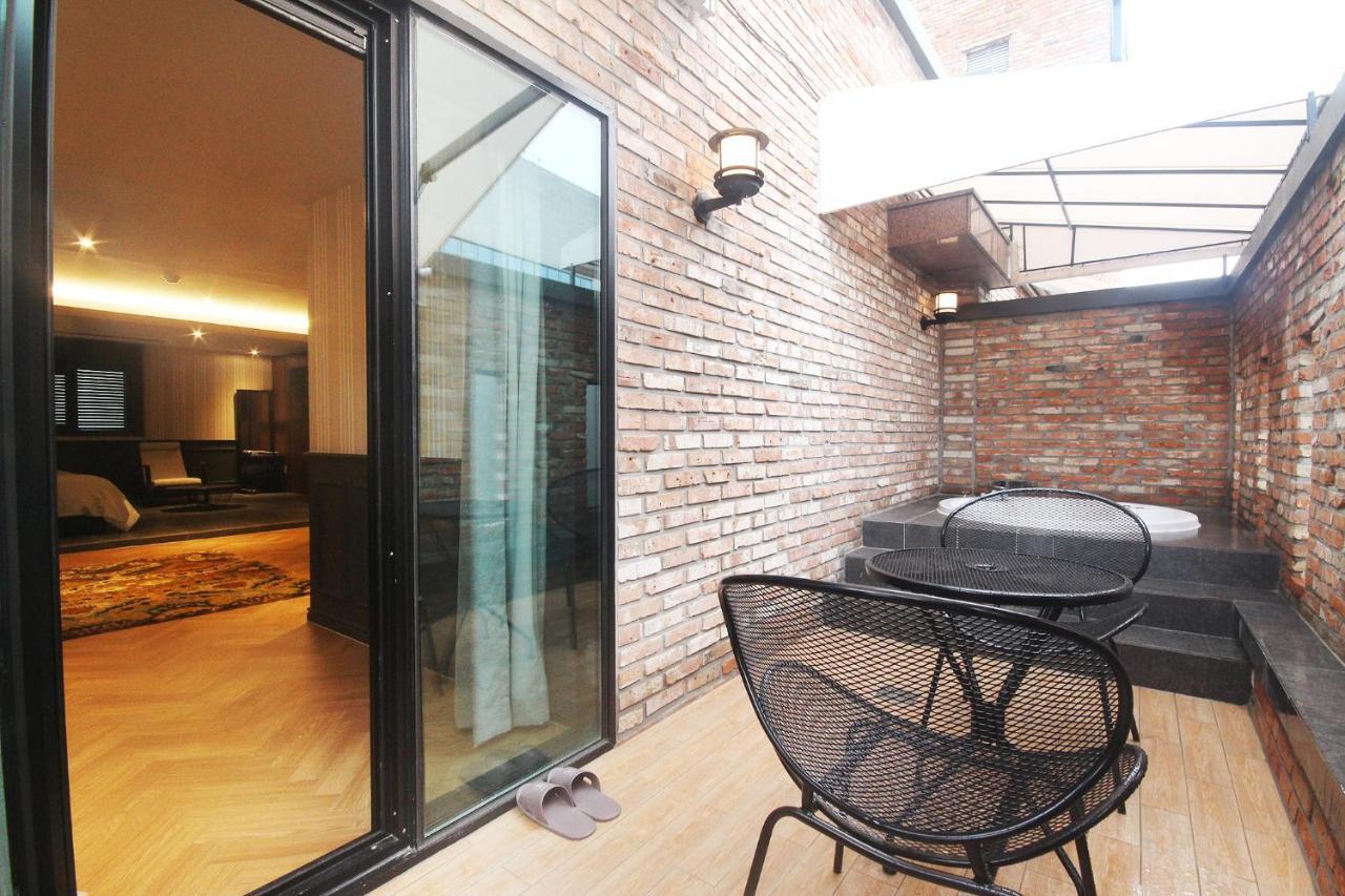 Brown Dot Hotel Seomyeon Пусан Екстериор снимка
